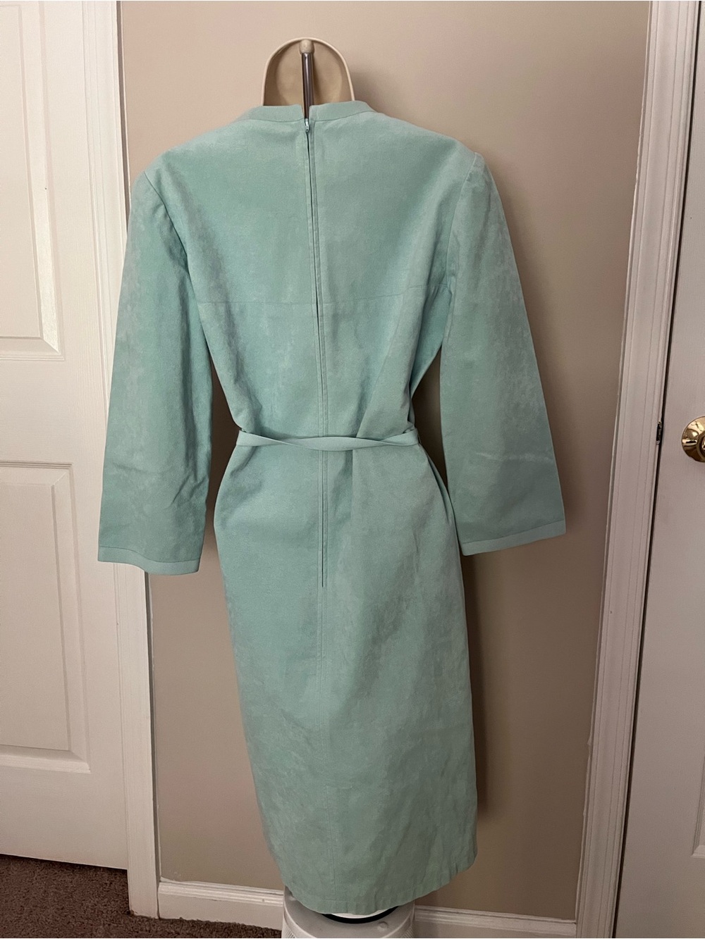 Vintage Posh Ultrasuede 70s dress with belt light teal color - Picture 3 of 7